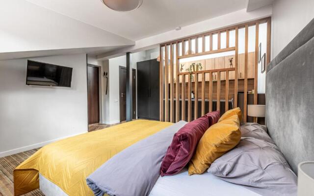Stylish and Modern Cathedral Square Studio