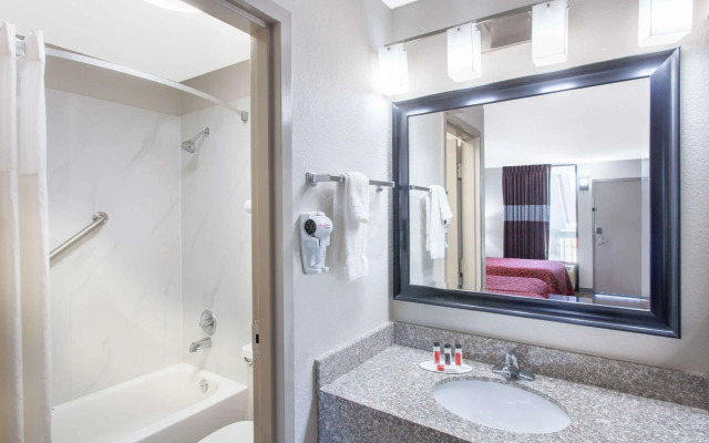 Days Inn by Wyndham Clinton / Laurens I-26