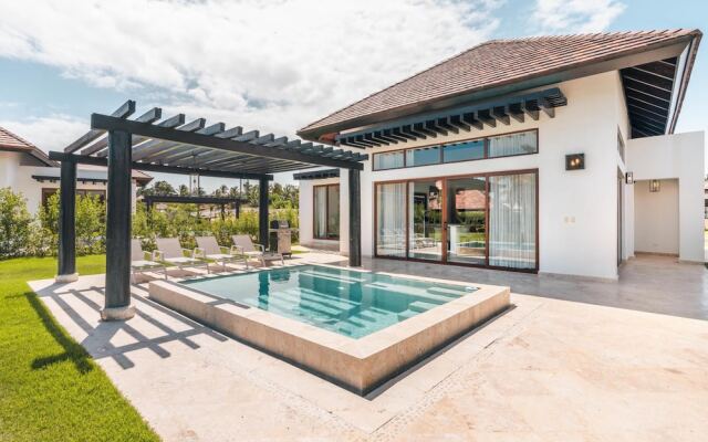 Bungallow w Pool bqq at Green Village BCA