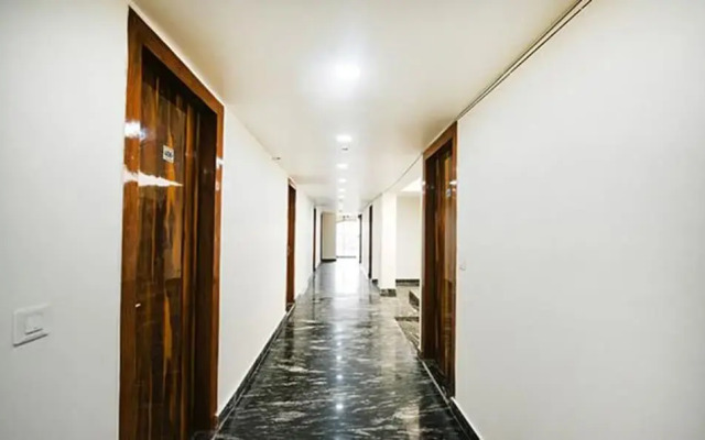 Fabhotel Mona Continental