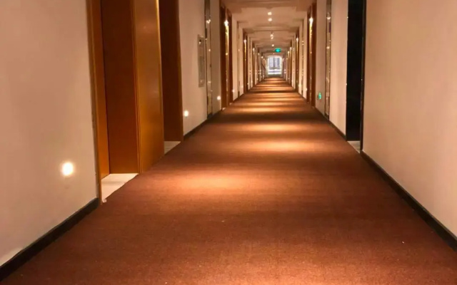 IU Hotel Xi‘an Sanqiao Metro Sation Mix City