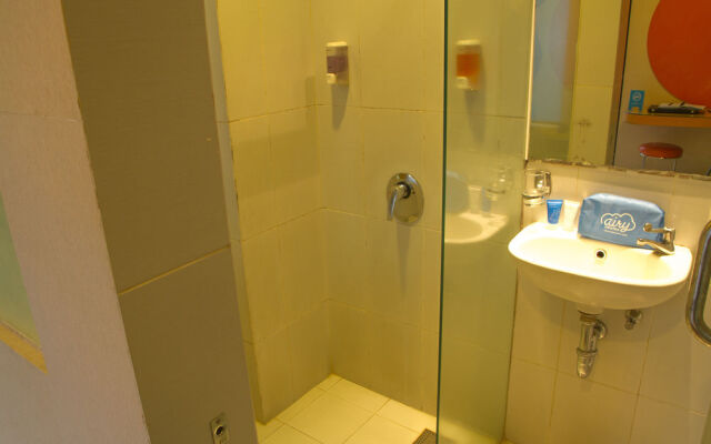 Airy Alun Alun Malang Zainul Arifin 55