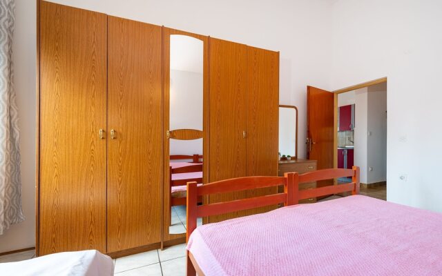Apartments Valy 5 Center Novalja