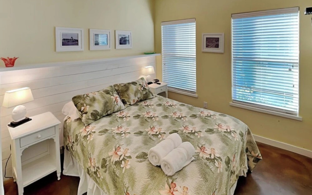 Sea La Vie by Silver Sands Vacation Rentals