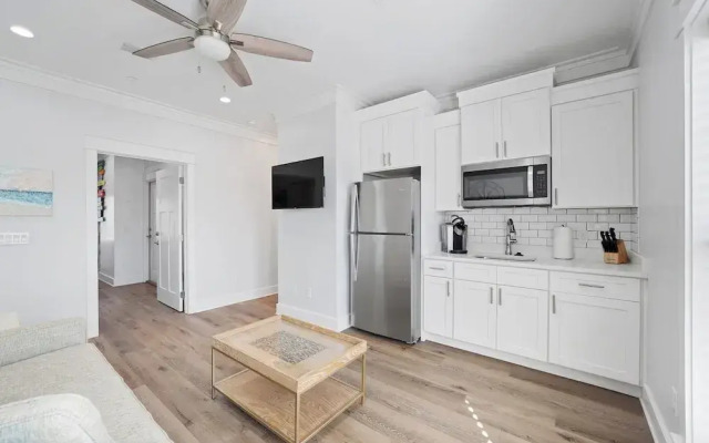 Modern One Bedroom Lockout