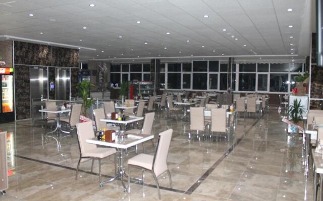 Oz Cavusoglu Hotel