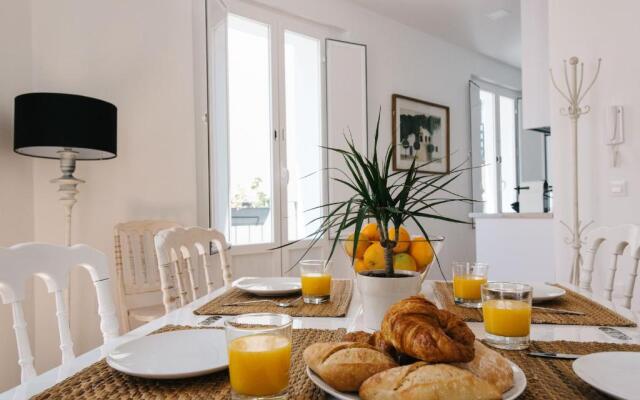 Hostly Acetres 2A-Penthouse in City Center-Fibre-Parking Opt