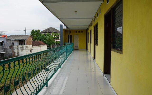 SPOT ON 92665 Yoko Kost Syariah