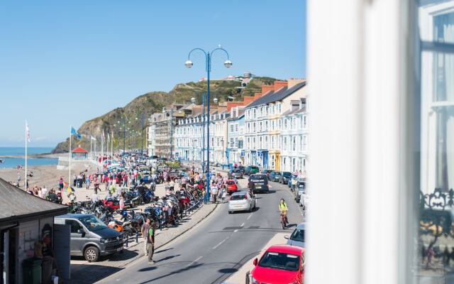 Ar Lan y Mor Seaside Apartment
