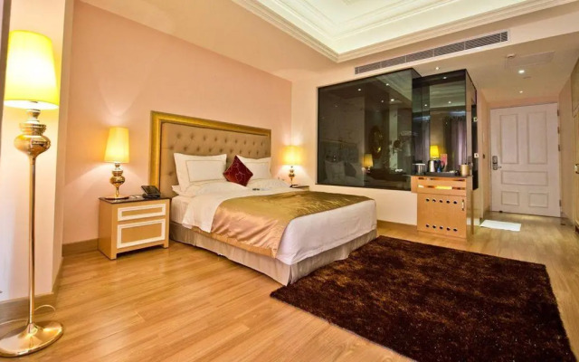 The Royal Pinnacle Hotel