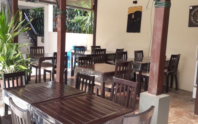 Ampha Place Hotel