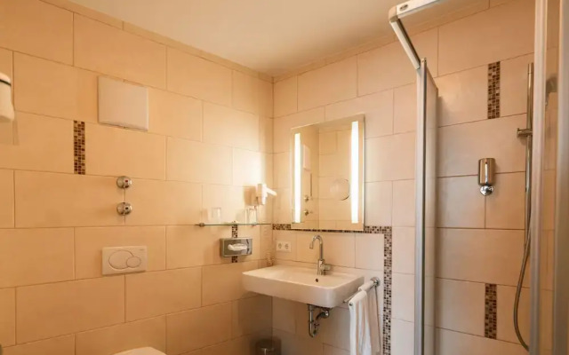 Landhotel & Weingasthof Schwarzer Adler