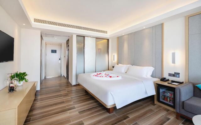 Lavande Hotel Longchuan East