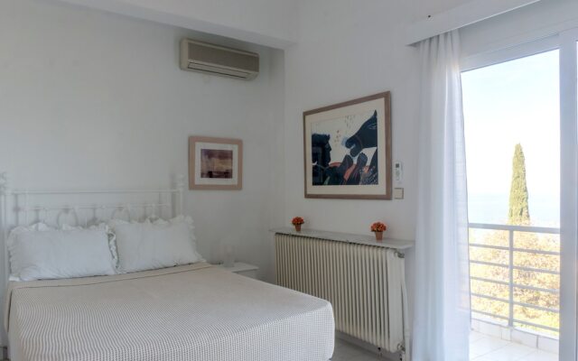 Blue Horizon 1 by JJ Hospitality