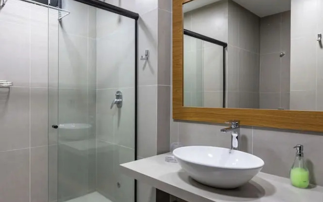 5 minutos da Praia do Leblon - AP302