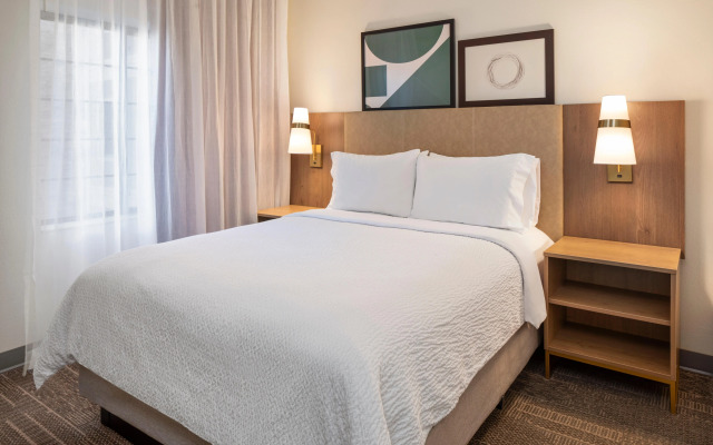 Staybridge Suites MPLS-Maple Grove/Arbor Lakes by IHG