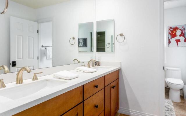Modern Loma Vista