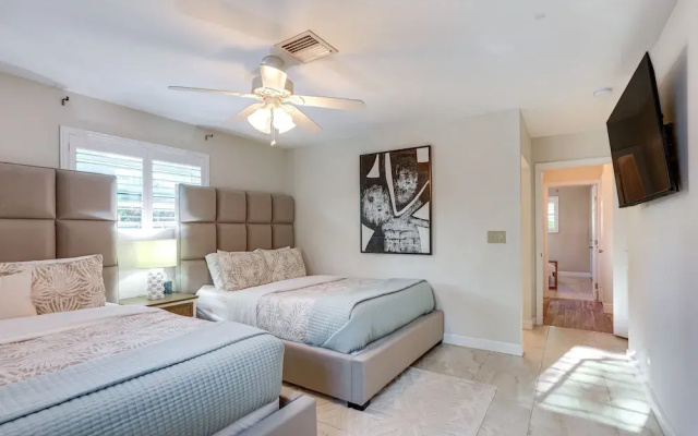 Fenced Yard, 4 Mi to Stuart Beach: Family Retreat!