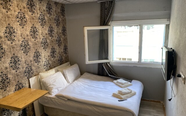 Zeus Convenient Suit İstanbul