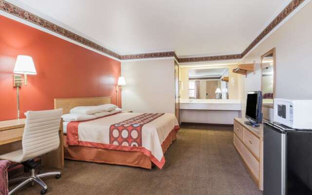 Super 8 by Wyndham Mount Vernon