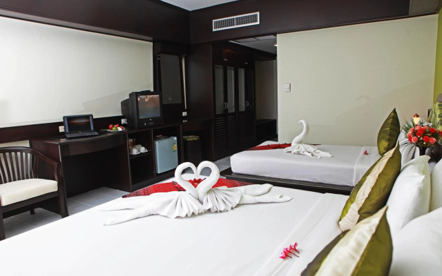 Samui First House Hotel