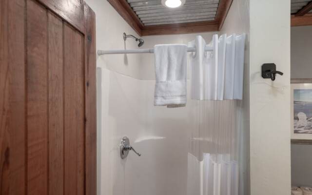 Pine Cabin by Vtrips