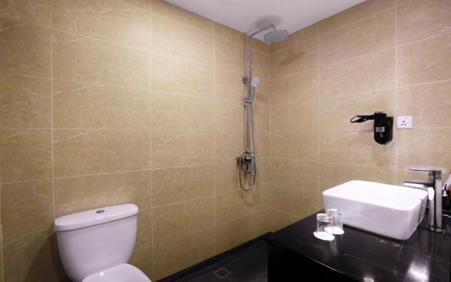 du Palais Hotel – Bathroom – Jambi
