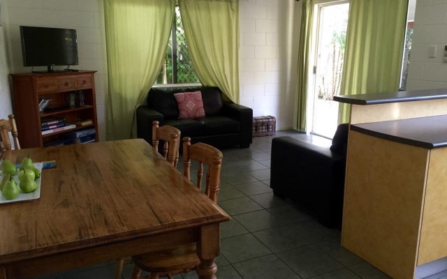 Driftaway Holiday Villas – Guest Rooms – Cairns