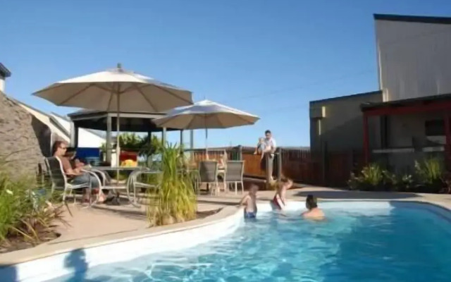 The Lakes Apartments