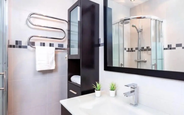 Apartment - 2 Bedrooms with Pool and WiFi - 107885