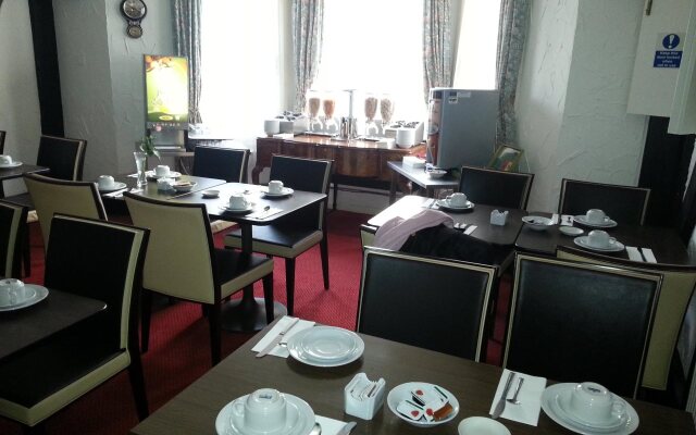 Manor Hotel