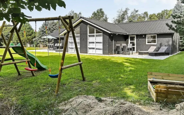 8 Person Holiday Home in Oksbol