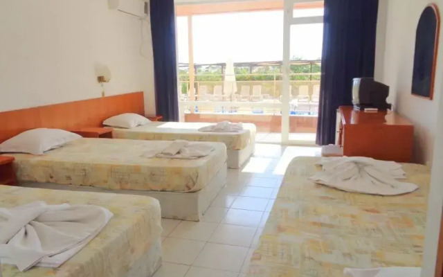 Meta Beach Budjet Hotel