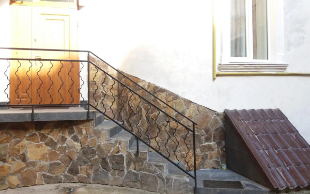 Apartment with fireplace