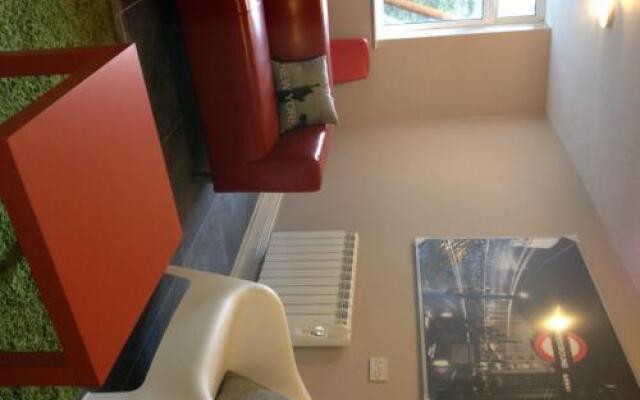 Oscar's Hostel