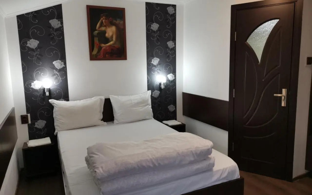 Joe Hostel