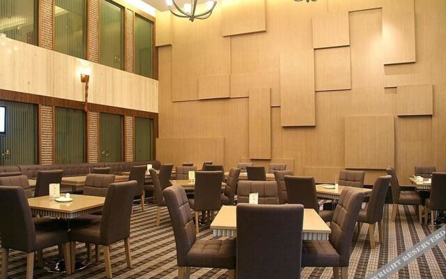 Jufeng Hotel