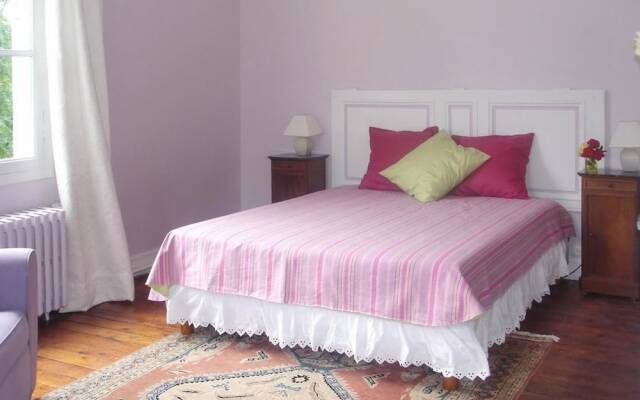 Mansion With 6 Bedrooms in Neuillé, With Private Pool, Furnished Garde