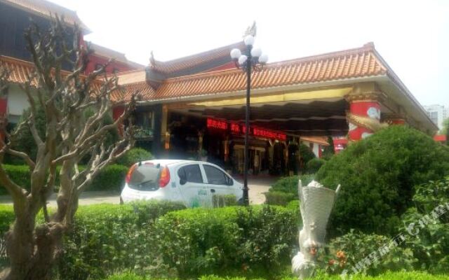 Lake View Garden Hotel
