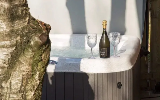 Braisty Woods - Knotty & Nice