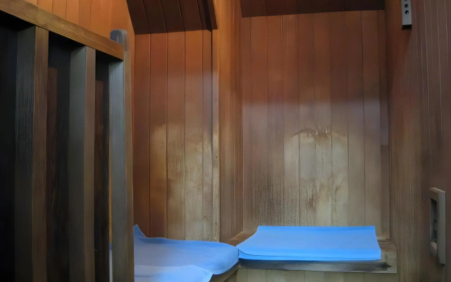 Capsule Hotel Famy