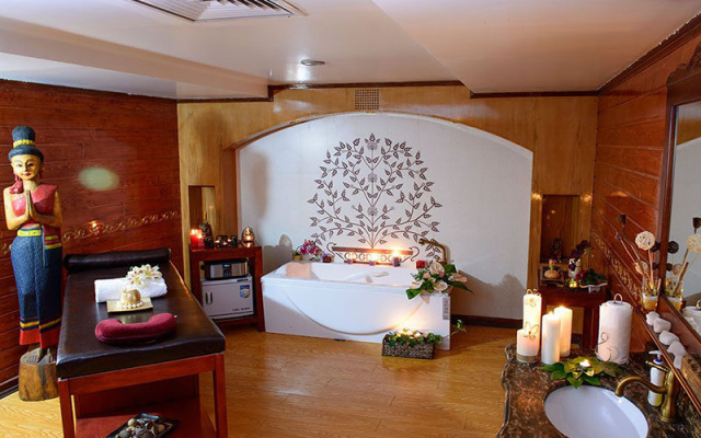Ghasr Talaee Hotel