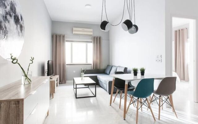 Stunning Renovation In Plaka For 4Guests