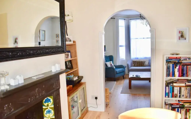 Bright 2 Bedroom House in Central Brighton