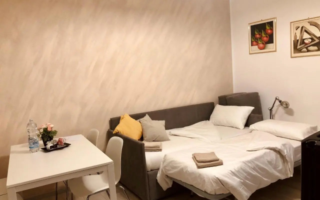 Lovely 2 Room Apartment with Small Garden