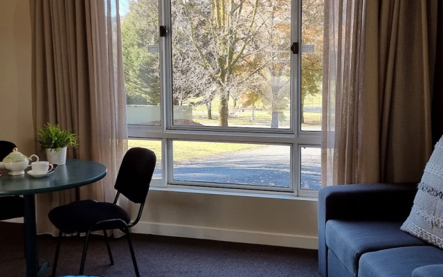 Tumbarumba Motel & Elms Restaurant