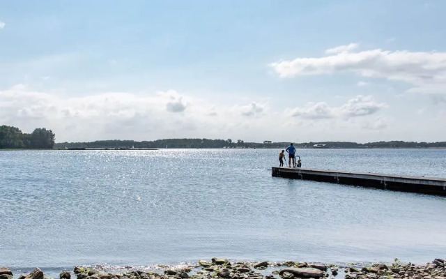 Magnificent Holiday Home on Lake Veere