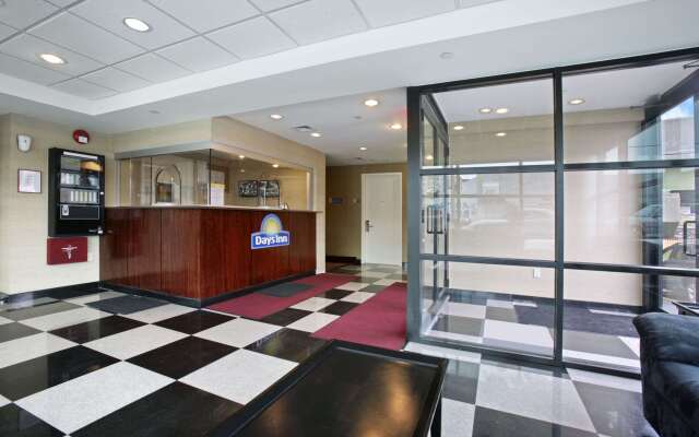 Days Inn by Wyndham Bronx Near Stadium
