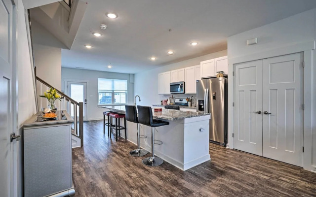 Modern Townhome 4 Mi to Downtown Frederick!