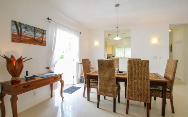 Large Townhouse with Plunge Pool, 3 mins from Beach - Turtle View 2 by BSL Rentals